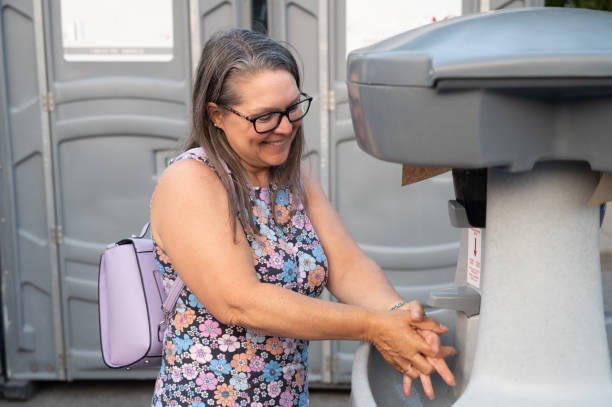 Best Portable toilet rental cost  in Edmore, MI